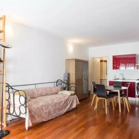 Vintage Apartment In Corvetto Area ميلان المظهر الخارجي الصورة